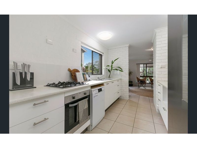 4 Hillcrest Avenue, Tewantin QLD 4565