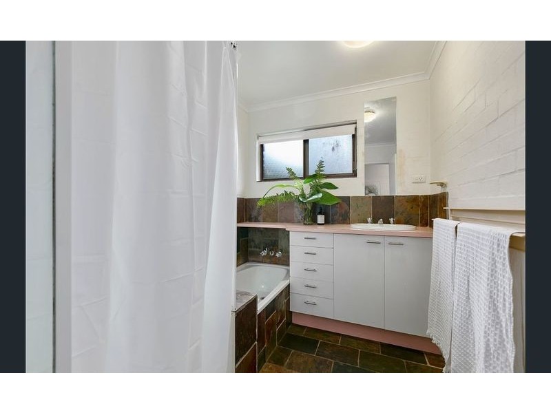 4 Hillcrest Avenue, Tewantin QLD 4565