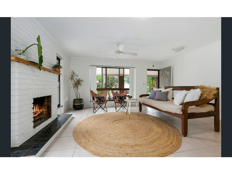 4 Hillcrest Avenue, Tewantin QLD 4565