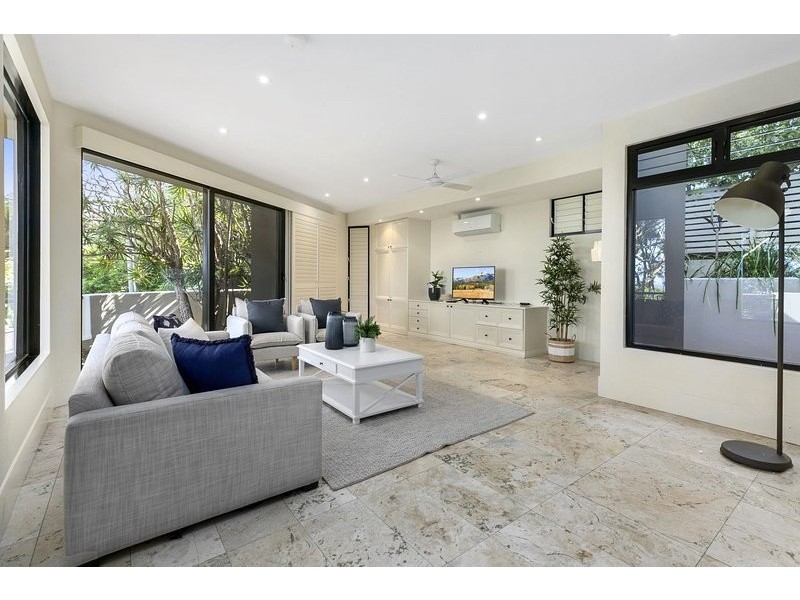27 Seaview Tce, Sunshine Beach QLD 4567