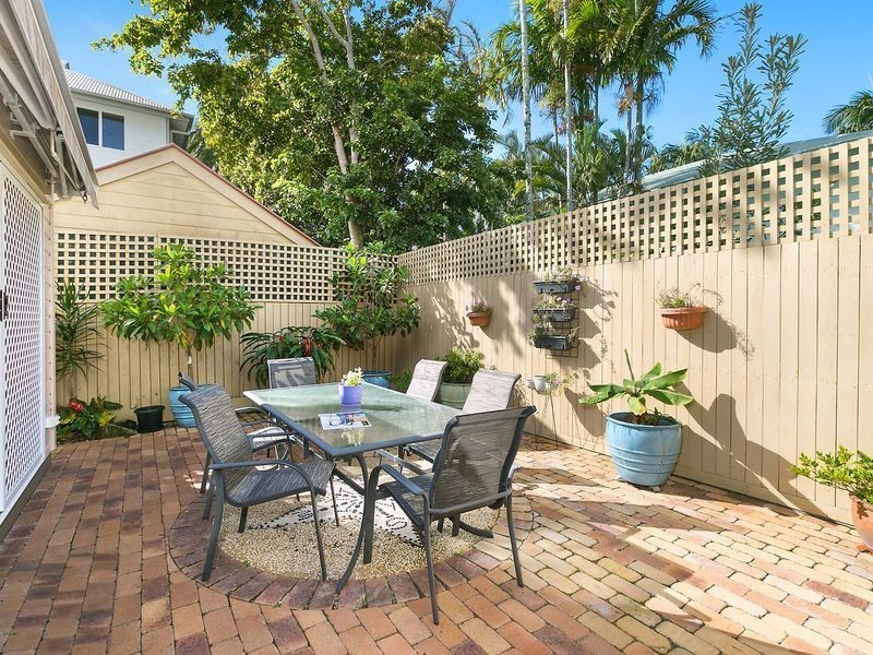 2/12 James Street, Noosaville QLD 4566