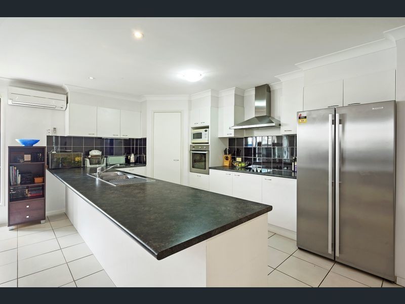 11 Thomson Place, Peregian Springs QLD 4573