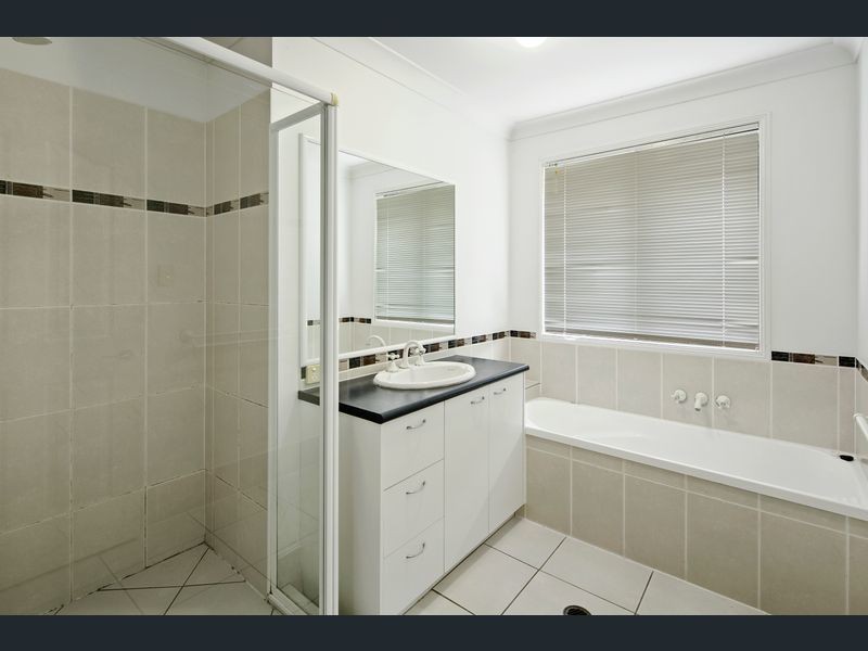 11 Thomson Place, Peregian Springs QLD 4573