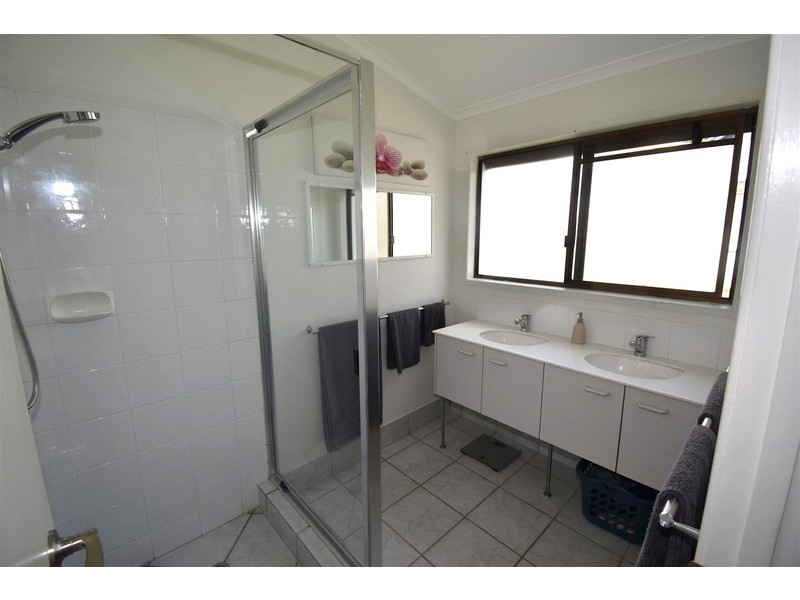 2/50 Elizabeth Street, Noosaville QLD 4566