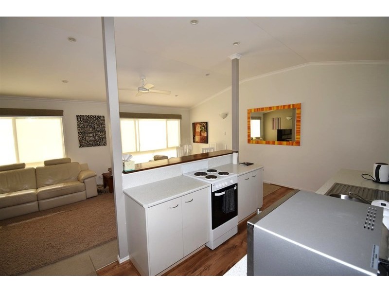 2/50 Elizabeth Street, Noosaville QLD 4566