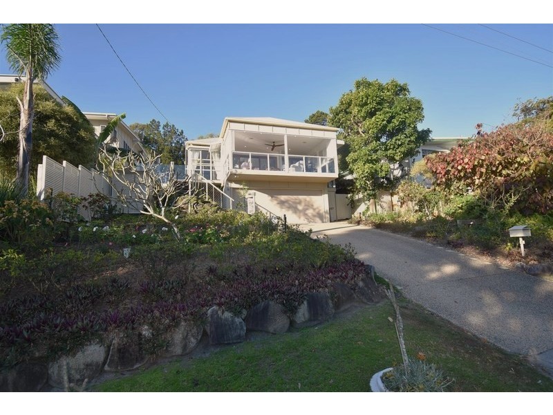11 Nairana Rest, Noosa Heads QLD 4567