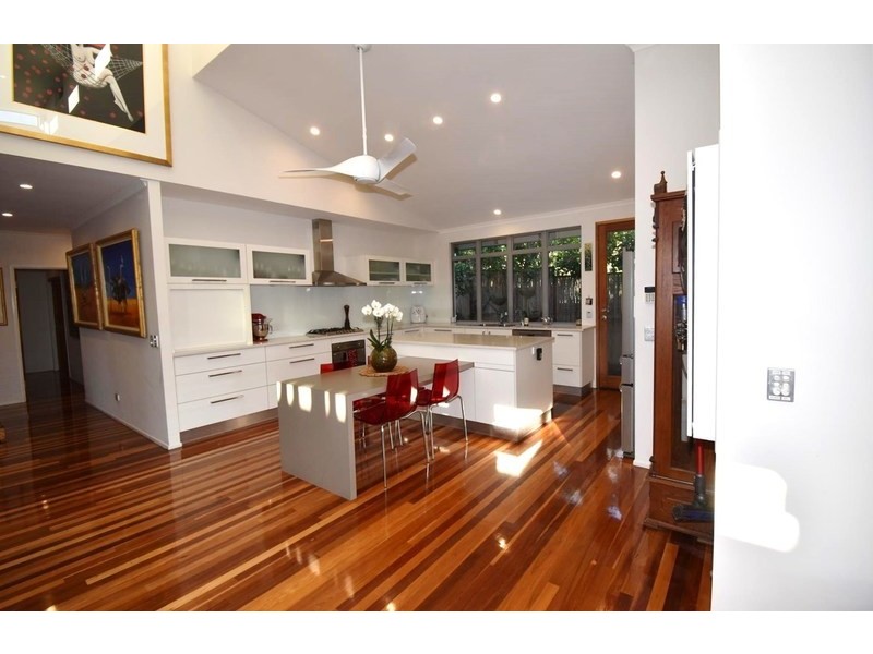 11 Nairana Rest, Noosa Heads QLD 4567