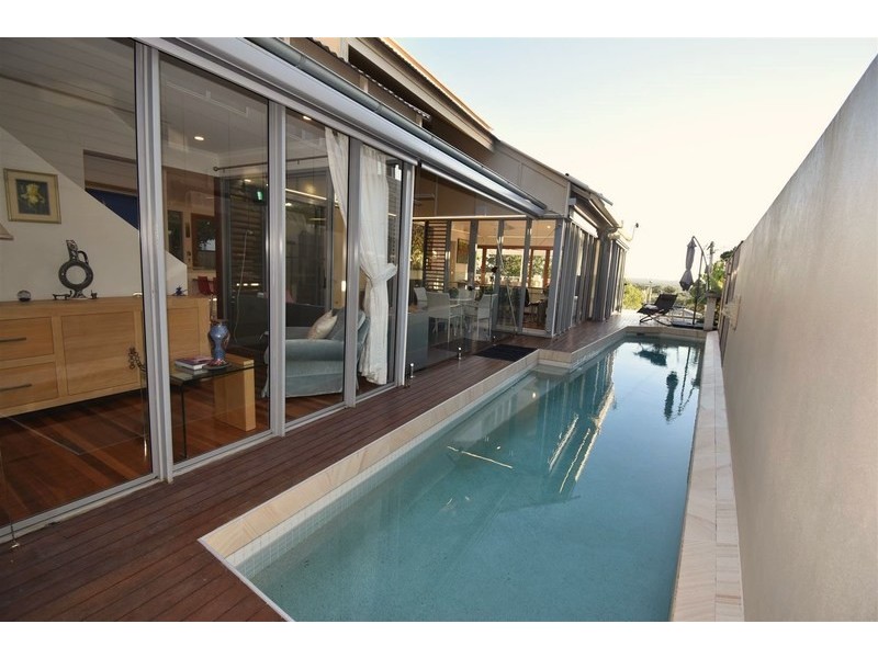 11 Nairana Rest, Noosa Heads QLD 4567