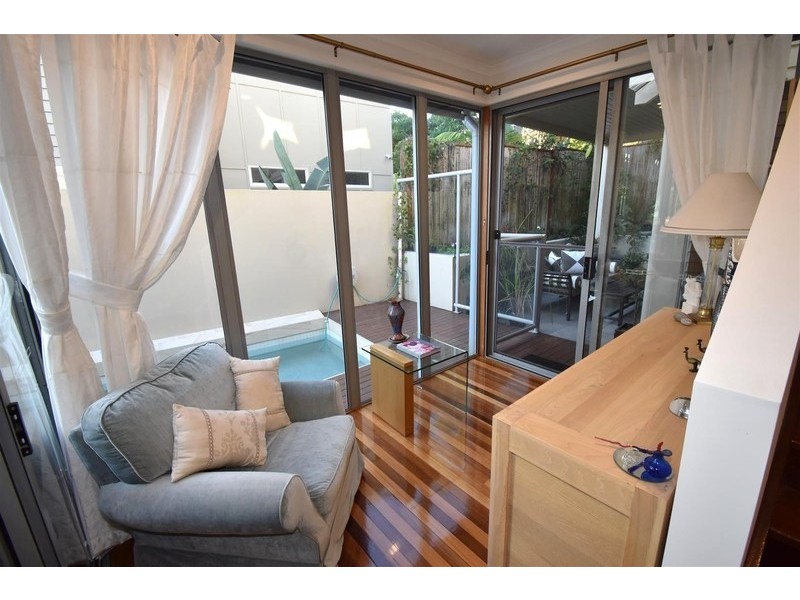 11 Nairana Rest, Noosa Heads QLD 4567