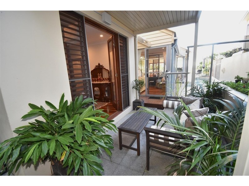 11 Nairana Rest, Noosa Heads QLD 4567