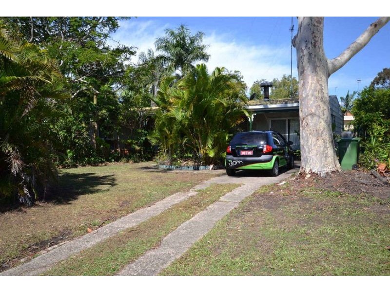 11 Tait Street, Tewantin QLD 4565