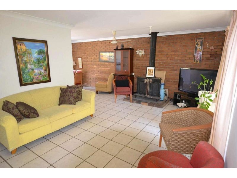11 Tait Street, Tewantin QLD 4565