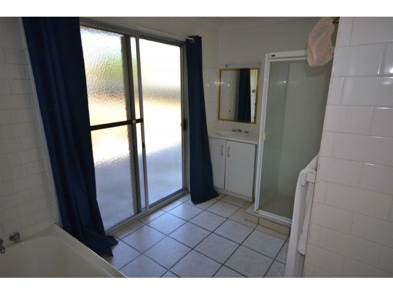 11 Tait Street, Tewantin QLD 4565