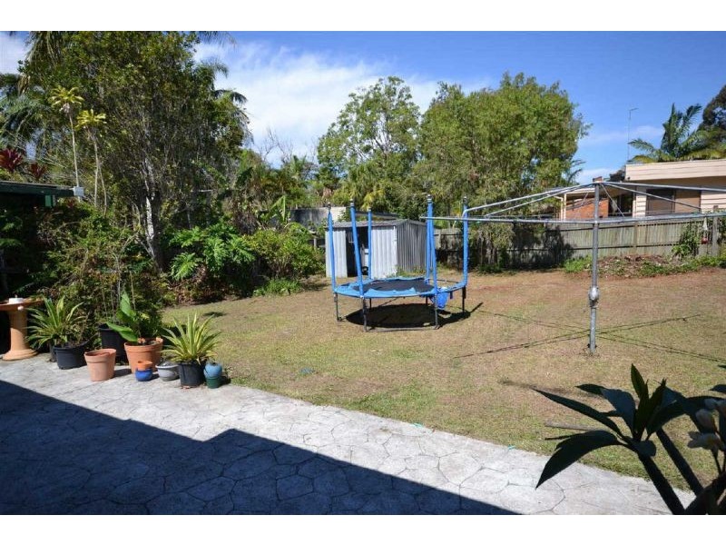 11 Tait Street, Tewantin QLD 4565