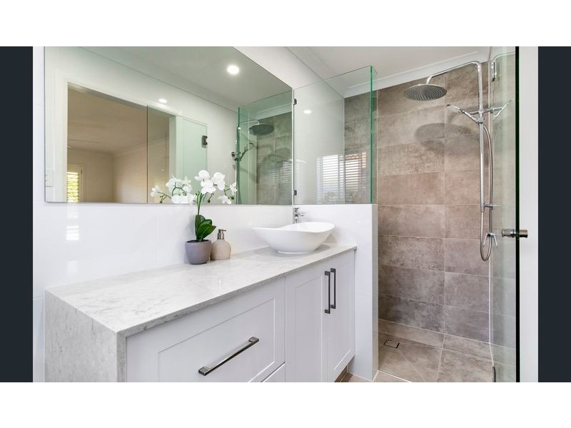 6 Mizzen Crt, Noosa Waters QLD 4566