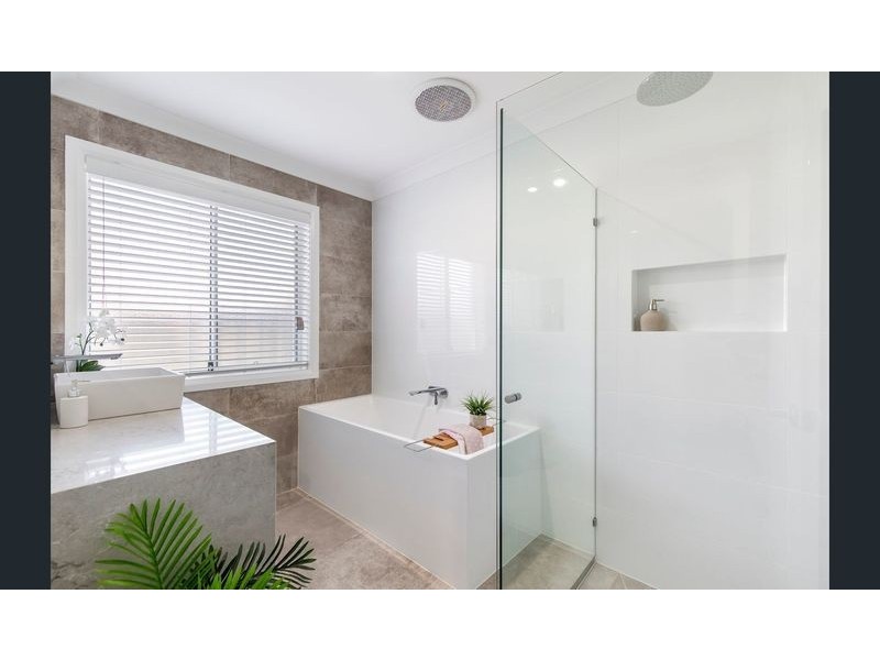 6 Mizzen Crt, Noosa Waters QLD 4566