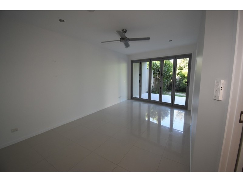 2/36 Ventura Street, Sunrise Beach QLD 4567