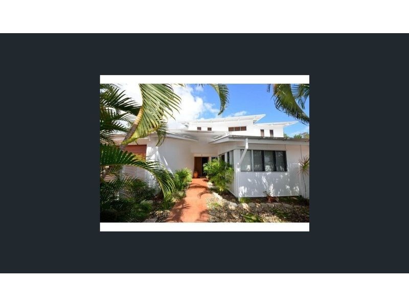 27 Creek Rd, Noosaville QLD 4566