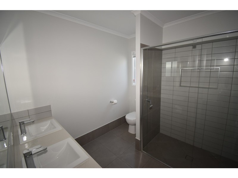 1/12 Grove Boulevard, Mooloolah Valley QLD 4553