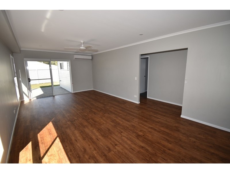 1/12 Grove Boulevard, Mooloolah Valley QLD 4553