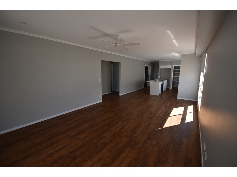 1/12 Grove Boulevard, Mooloolah Valley QLD 4553