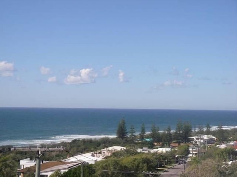 42 Pelican St, Peregian Beach QLD 4573