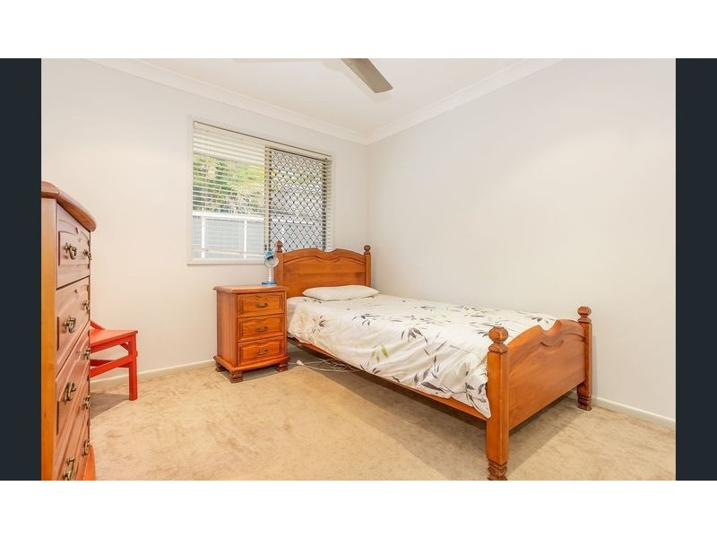 1 Moreton Crt, Southside QLD 4570