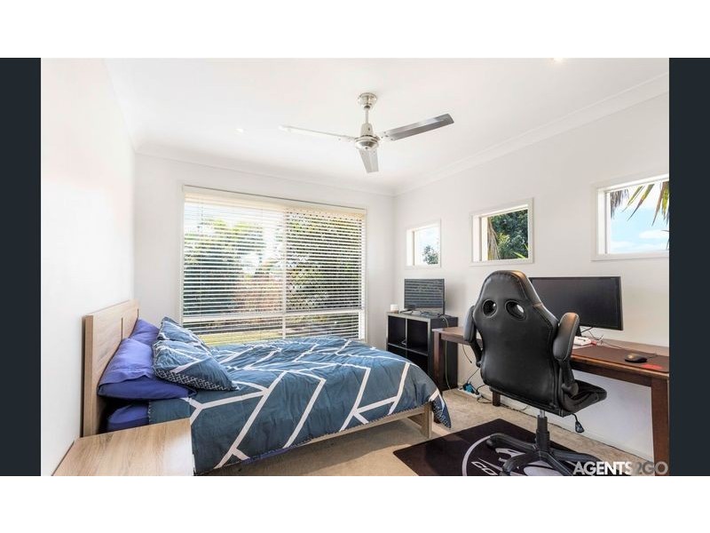 1 Moreton Crt, Southside QLD 4570