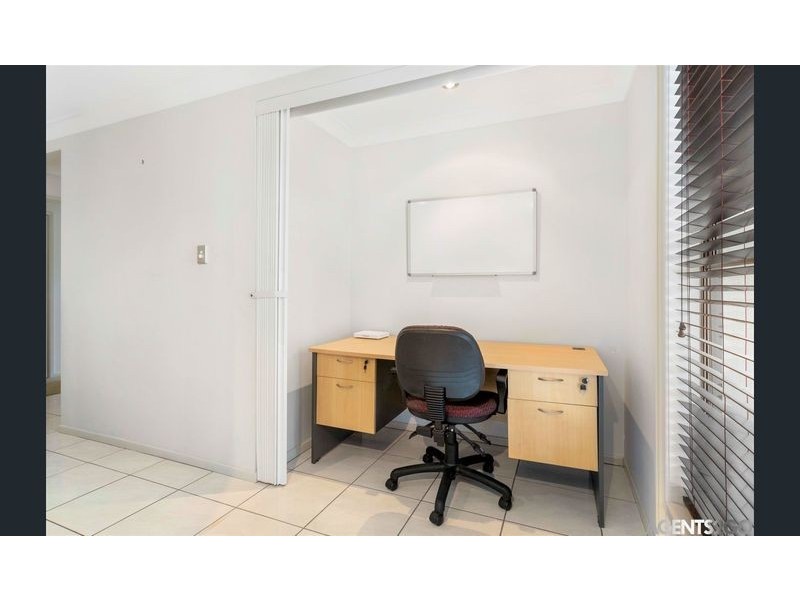 1 Moreton Crt, Southside QLD 4570