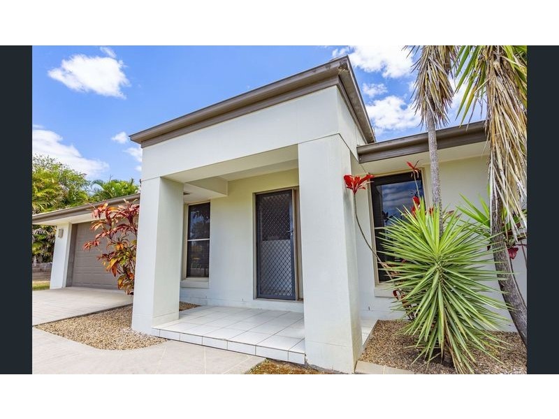 1 Moreton Crt, Southside QLD 4570