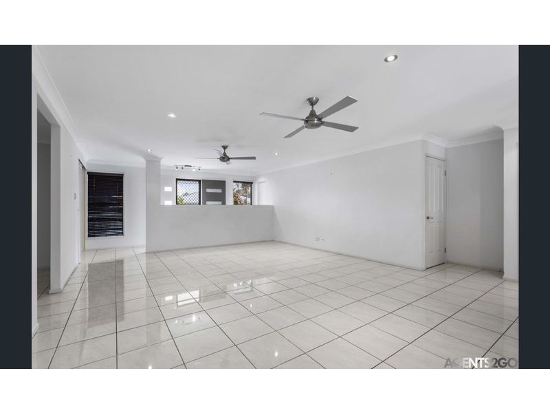 1 Moreton Crt, Southside QLD 4570