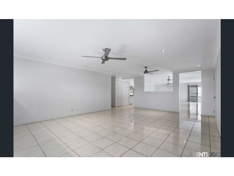 1 Moreton Crt, Southside QLD 4570