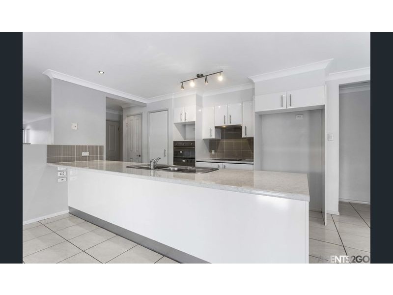 1 Moreton Crt, Southside QLD 4570