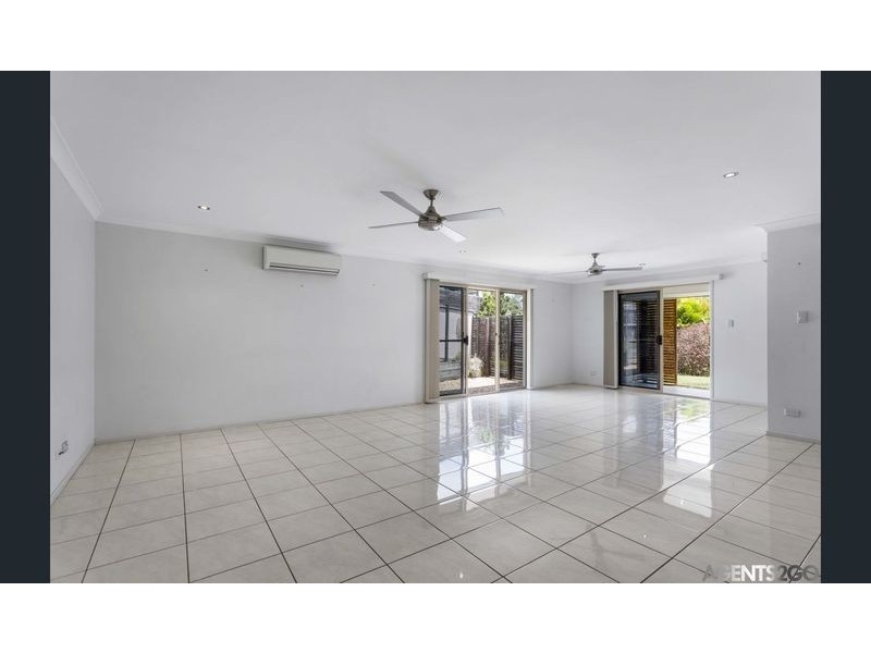 1 Moreton Crt, Southside QLD 4570