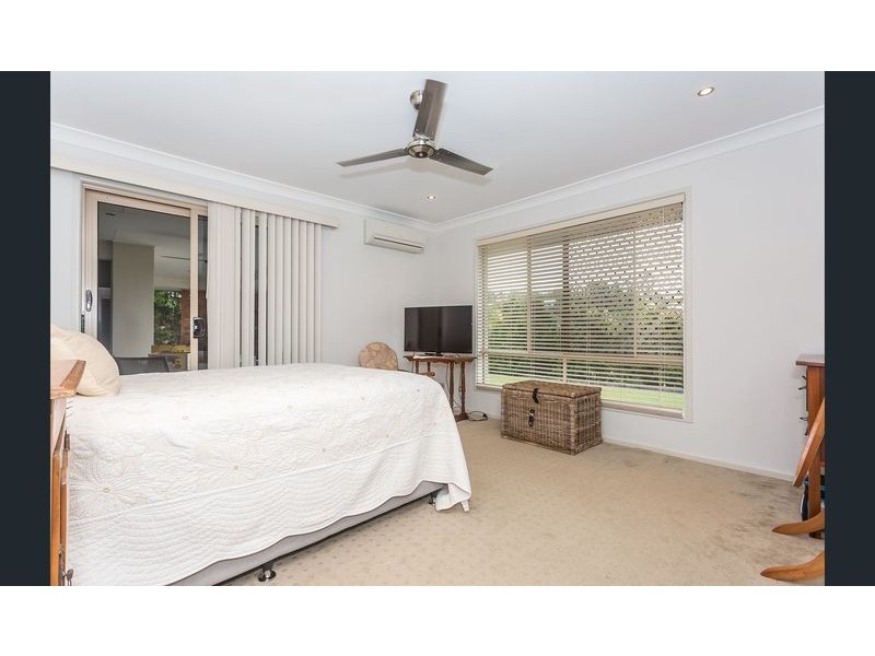 1 Moreton Crt, Southside QLD 4570