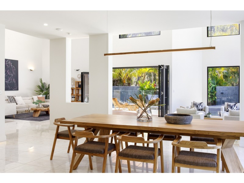 2 Frypan Track, Noosa North Shore QLD 4565