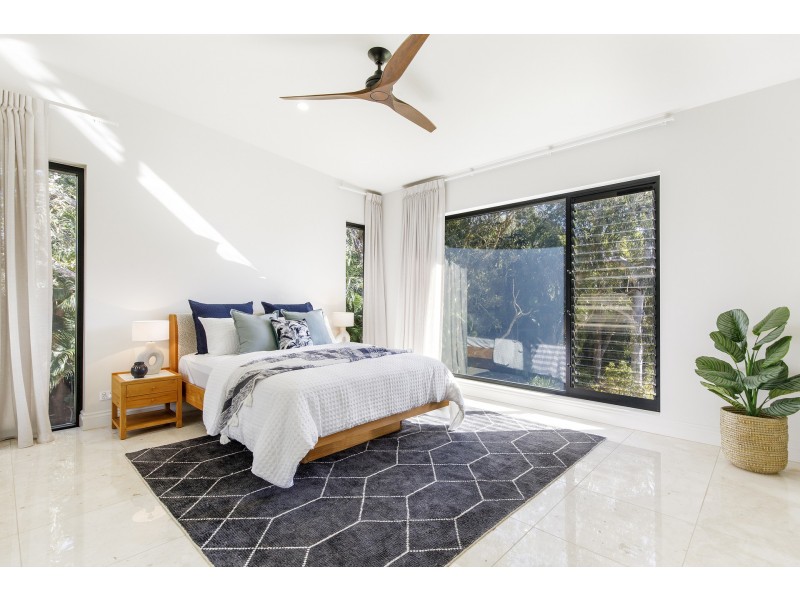 2 Frypan Track, Noosa North Shore QLD 4565