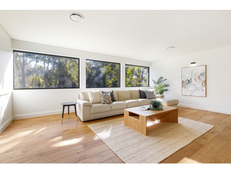 2 Frypan Track, Noosa North Shore QLD 4565