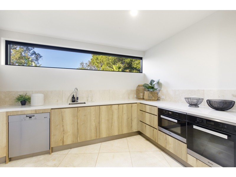 2 Frypan Track, Noosa North Shore QLD 4565
