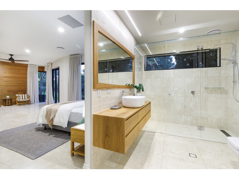 2 Frypan Track, Noosa North Shore QLD 4565