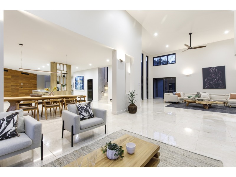2 Frypan Track, Noosa North Shore QLD 4565