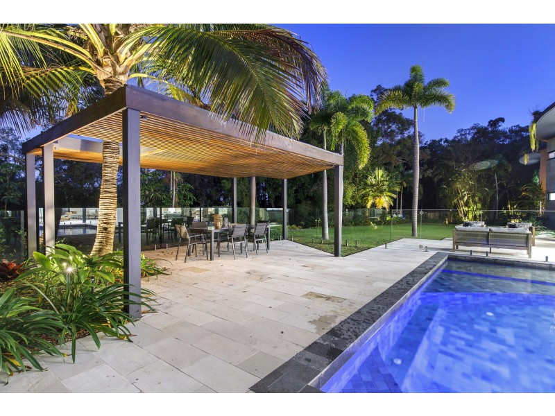 2 Frypan Track, Noosa North Shore QLD 4565
