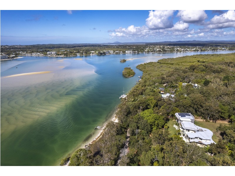 2 Frypan Track, Noosa North Shore QLD 4565