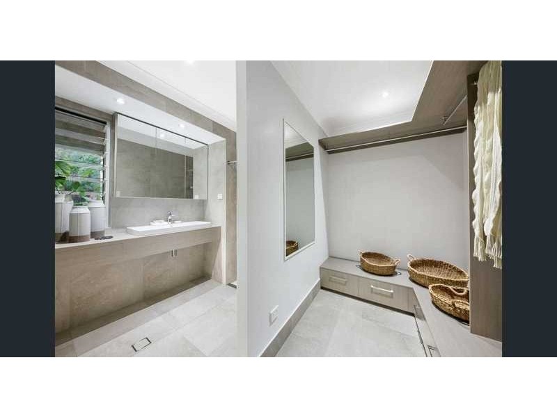 33 Kingsgate Drive, Tinbeerwah QLD 4563