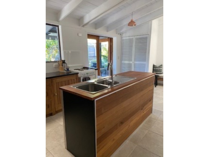 27 Toulambi St, Noosa Heads QLD 4567