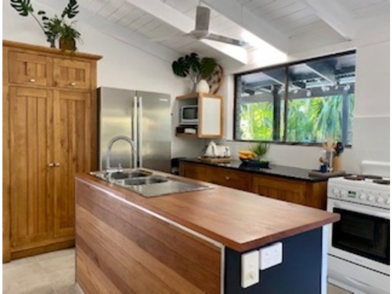 27 Toulambi St, Noosa Heads QLD 4567