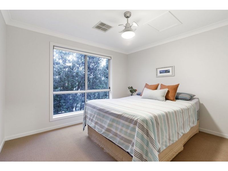 2/2 Lake Weyba Drive, Noosaville QLD 4566