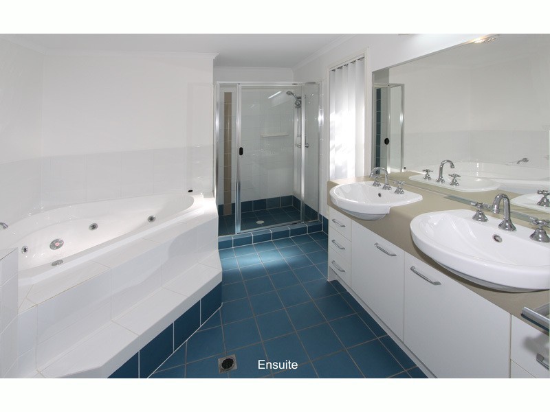 12 Little Mountain Drive, Little Mountain QLD 4551