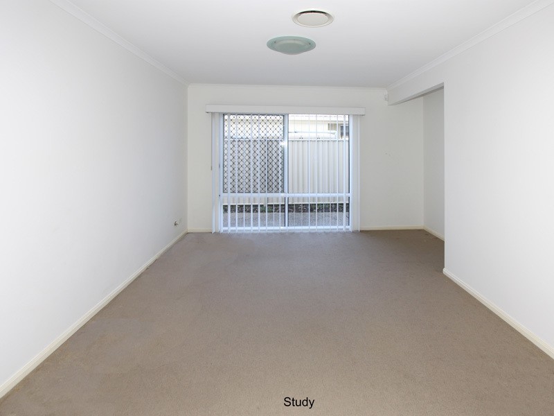 12 Little Mountain Dr, Little Mountain QLD 4551