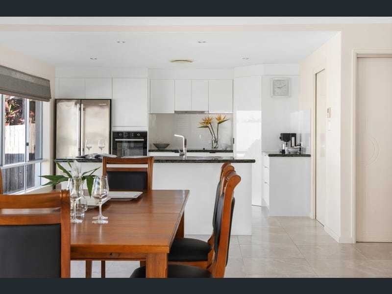 24 Regatta Circ, Noosaville QLD 4566